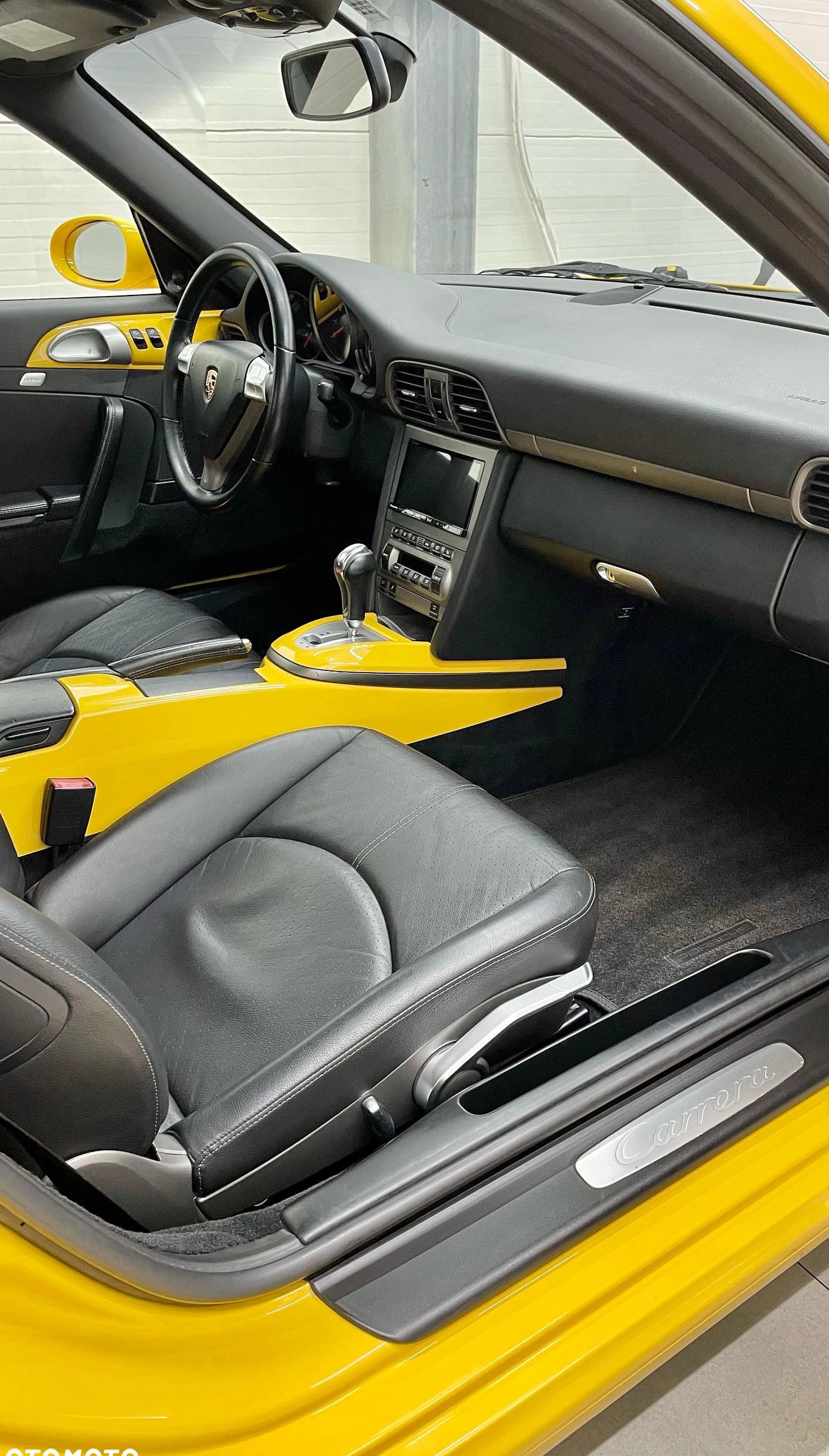 Porsche 911 cena 209000 przebieg: 93000, rok produkcji 2005 z Warszawa małe 781